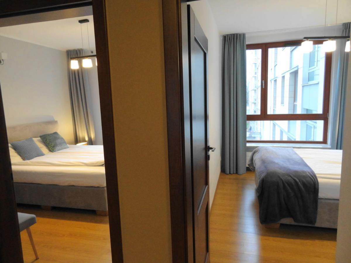10 Min Do Lotniska, 2 Syp, Ekspres Do Kawy, Kosmetyki Ada, By Visitwarsaw Apartments מראה חיצוני תמונה